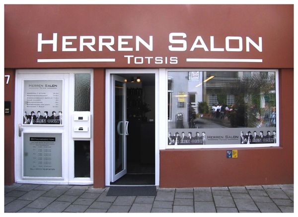 Salon Totsis von aussen